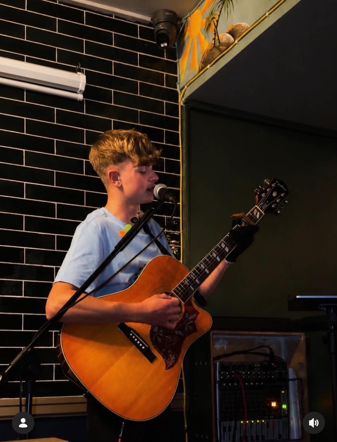 Harvey Ralphs on stage